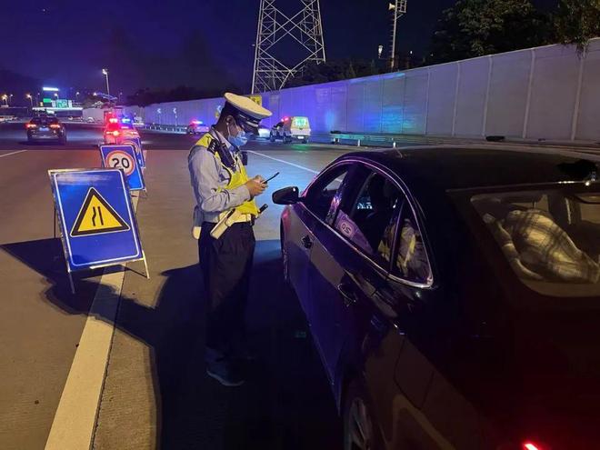 上海夏季交通安全整治行动_两客一危一货交通违法整治_违章高发时段管控